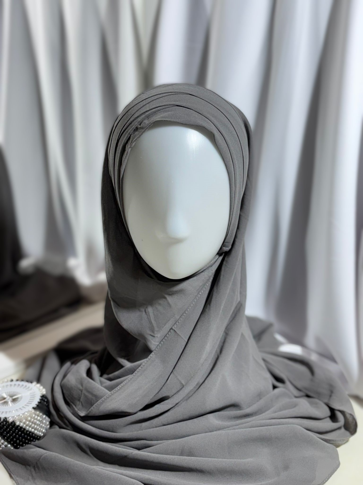 Lot de 4 hijabs et un gilet – Image 4