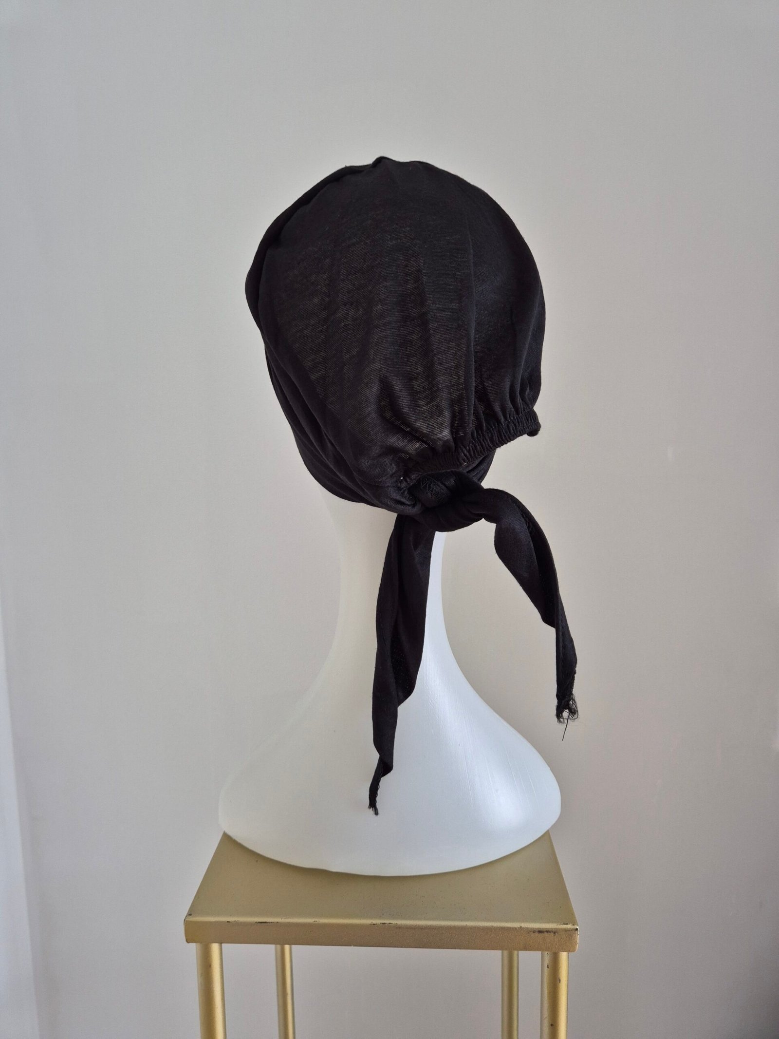 Bonnet à nouer, à attaches – Image 3